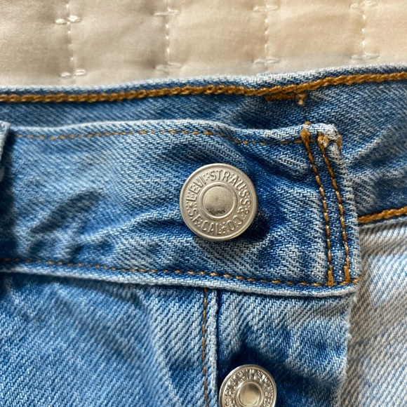 Levi’s Jean Shorts - Picture 3 of 9